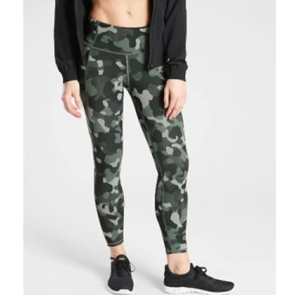 ATHLETA Lightning Camo 7/8 Tight Size Small